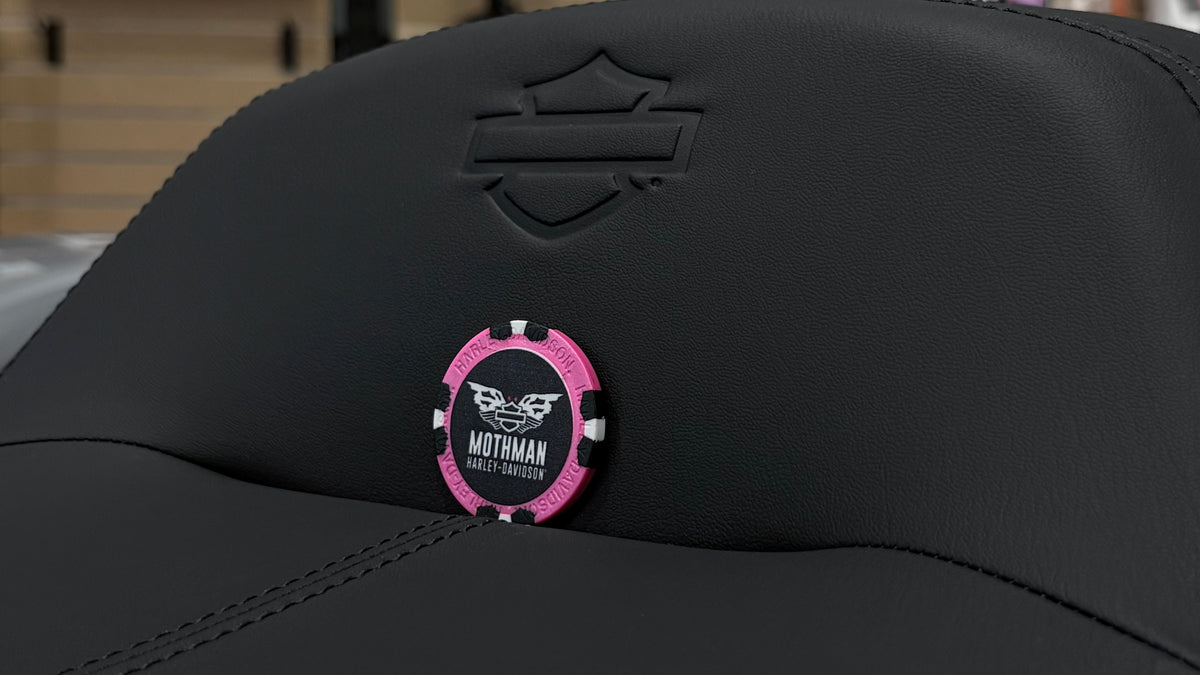 MOTHMAN HARLEY-DAVIDSON POKER CHIP - METALLIC PINK